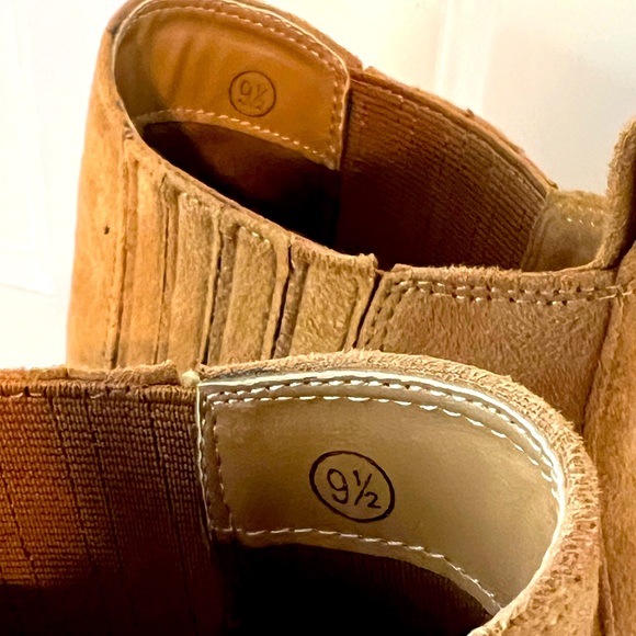 Point toe slip on ankle boots - Picture 9 of 10